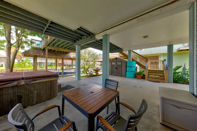 $500,000 | 1052 Redfish Street, Bayou Vista, TX 77563