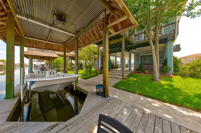 $500,000 | 1052 Redfish Street, Bayou Vista, TX 77563