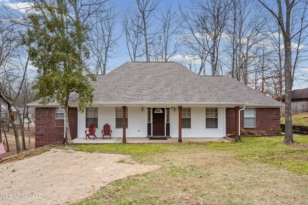 $349,900 | 4198 Bienville Road, Nesbit, MS 38651