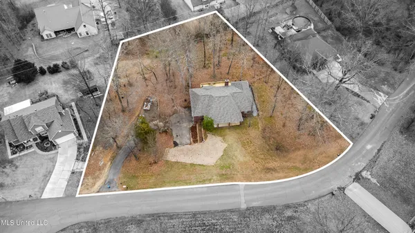 $349,900 | 4198 Bienville Road, Nesbit, MS 38651