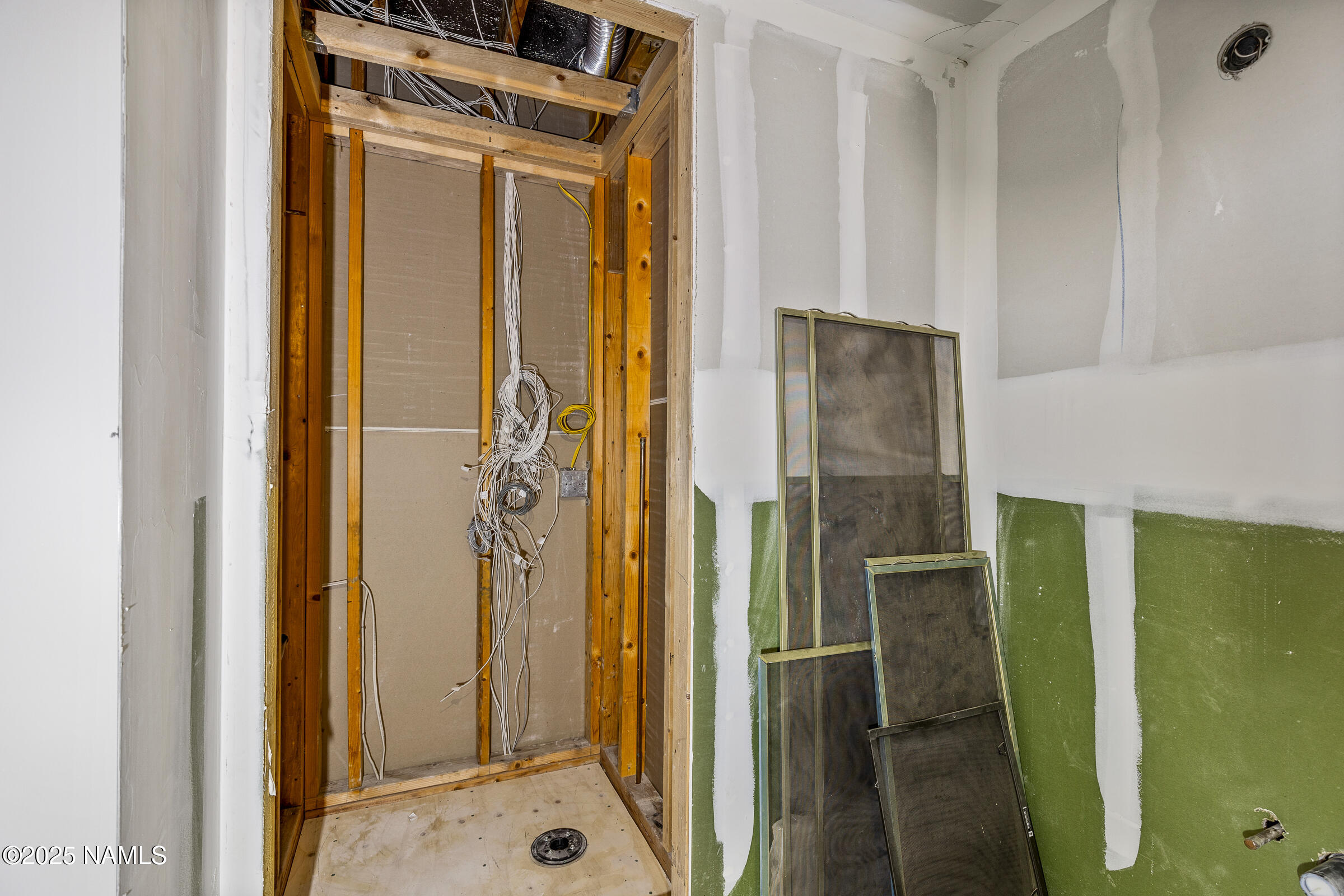 5325 Magdalena Road Flagstaff, AZ 86001 - Photo 12 of 36 Bathroom 2