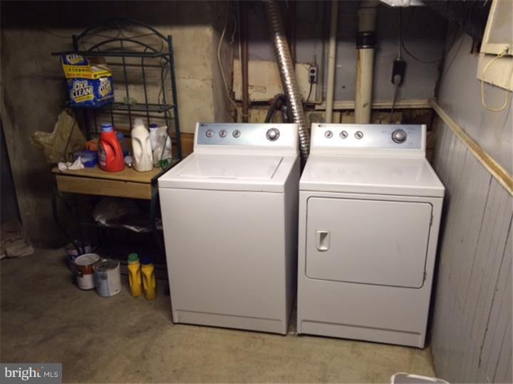 330 South Hicks Street Philadelphia, PA 19102 - Photo 4 of 21 a utility room with dryer and washer