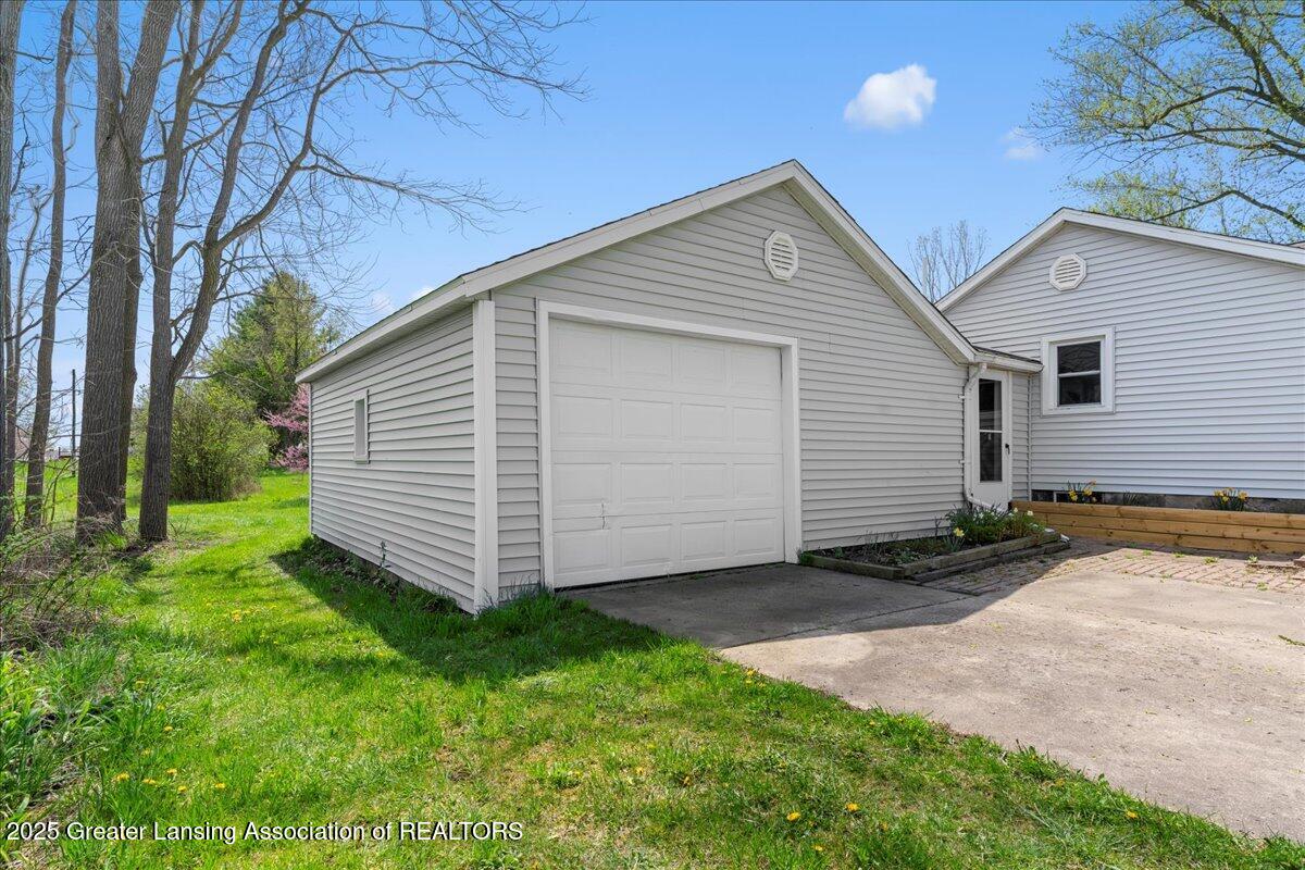 5178 Bell Oak Road East Webberville, MI 48892 - Photo 26 of 30 25-Media Jett - 29