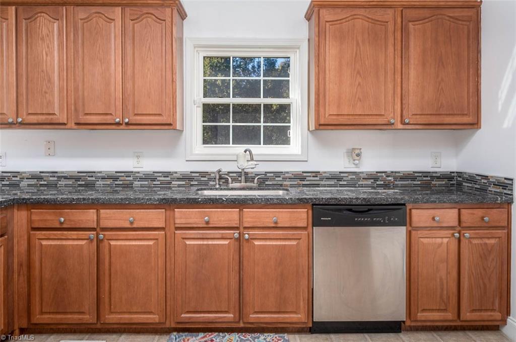 2833 Mebane Rogers Road Burlington, NC 27217 - Photo 10 of 21 Gallery Image 10