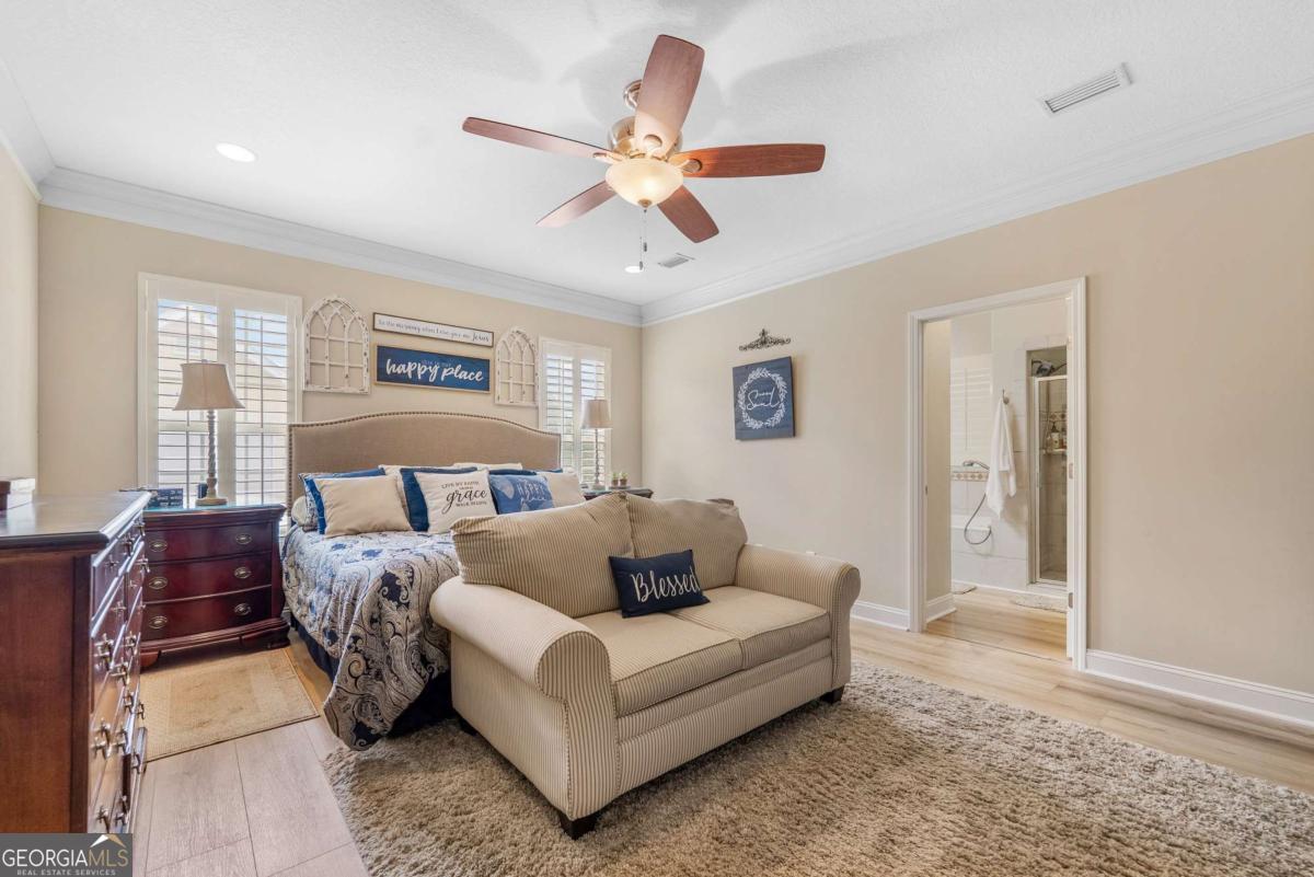 105 Plantation Pnes Drive Blackshear, GA 31516 - Photo 35 of 48 a living room with furniture