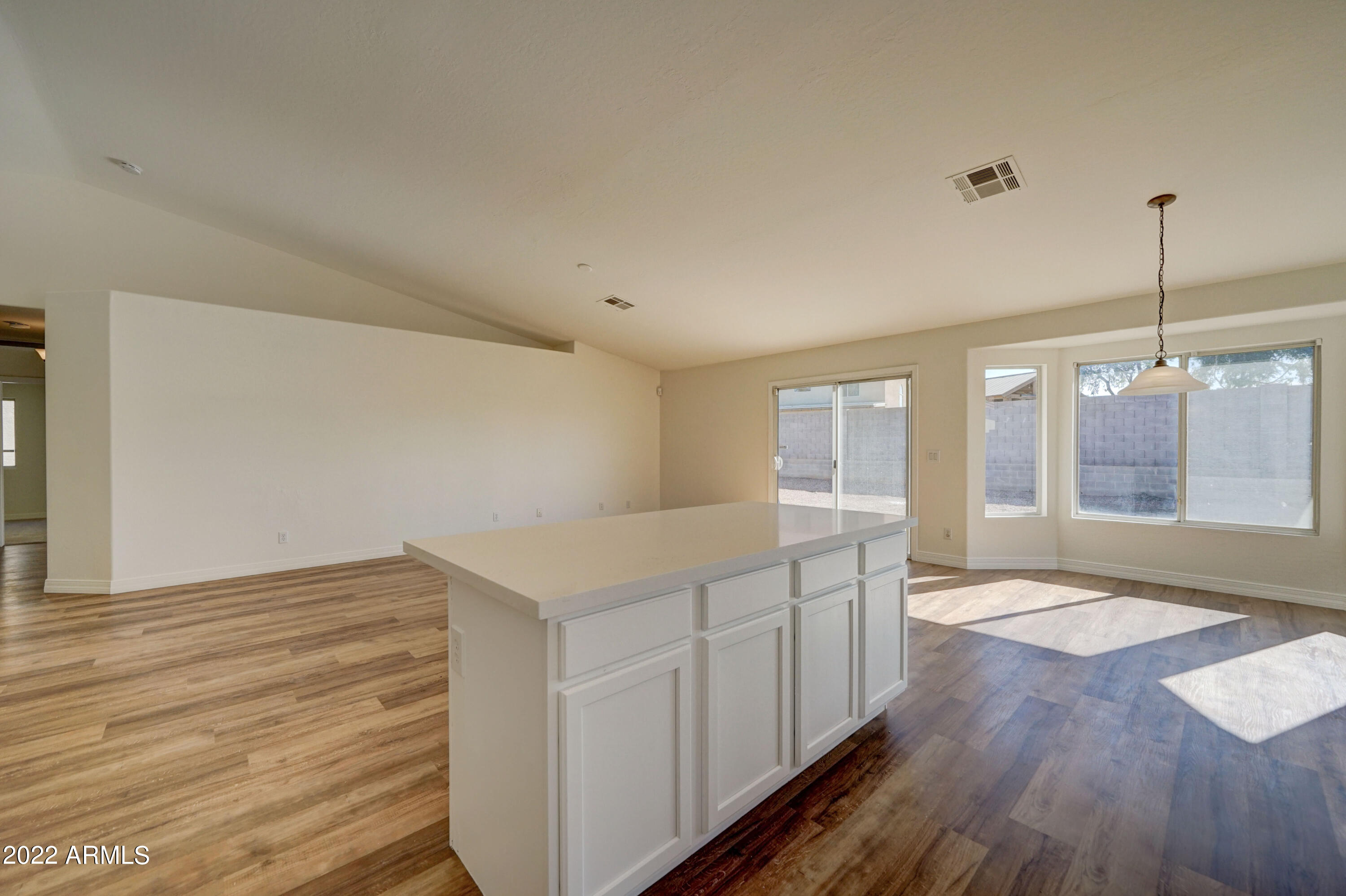 2827 West Pecan Road Phoenix, AZ 85041 - Photo 8 of 30 2827 W Pecan-8