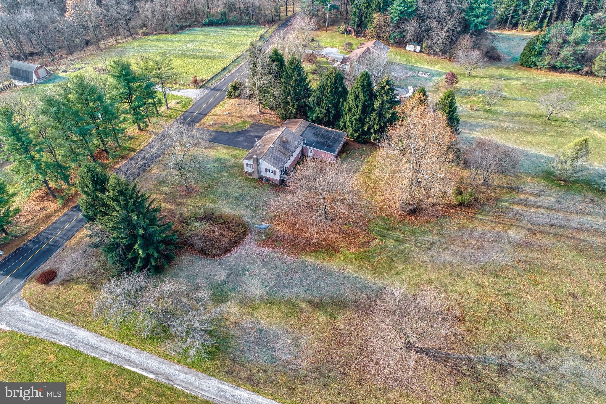5669 Senft Road Spring Grove, PA 17362 - Photo 13 of 45