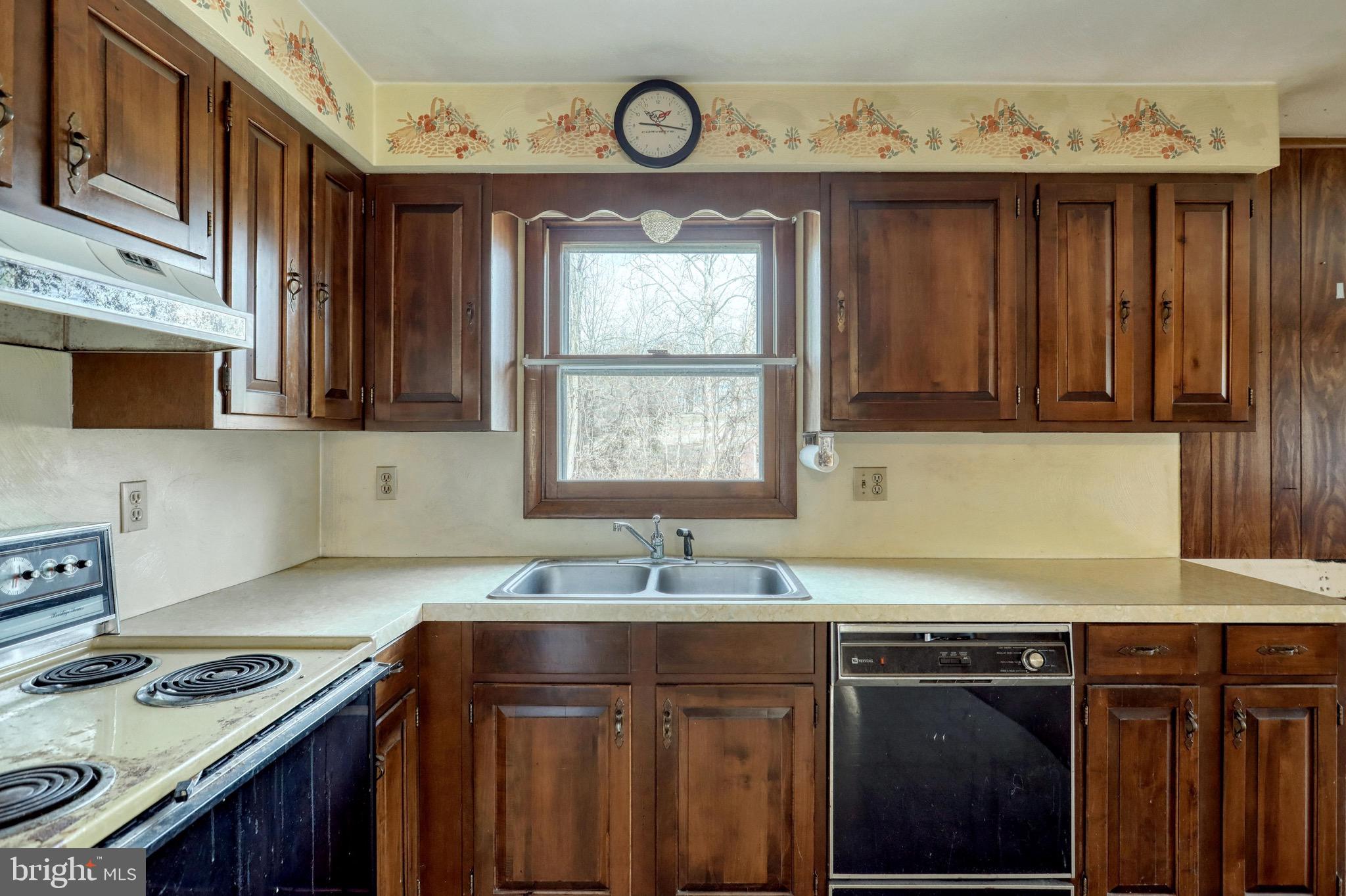 5669 Senft Road Spring Grove, PA 17362 - Photo 24 of 45