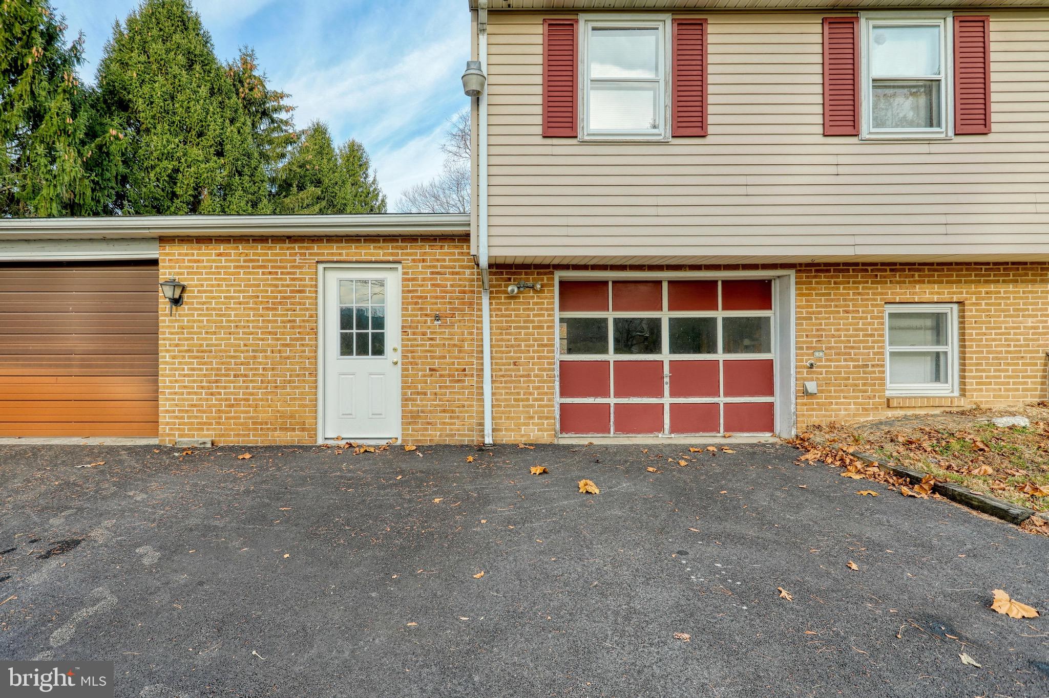 5669 Senft Road Spring Grove, PA 17362 - Photo 4 of 45