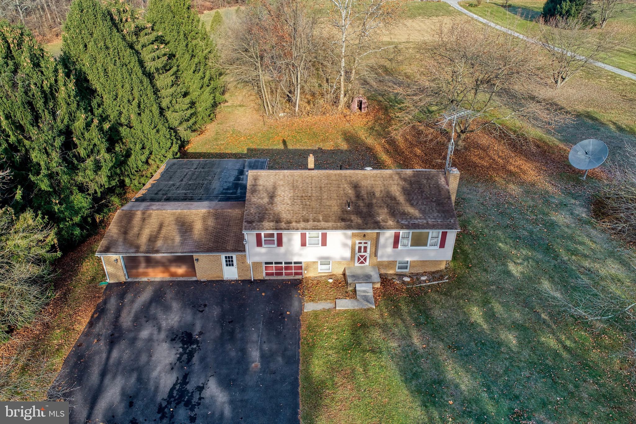5669 Senft Road Spring Grove, PA 17362 - Photo 9 of 45