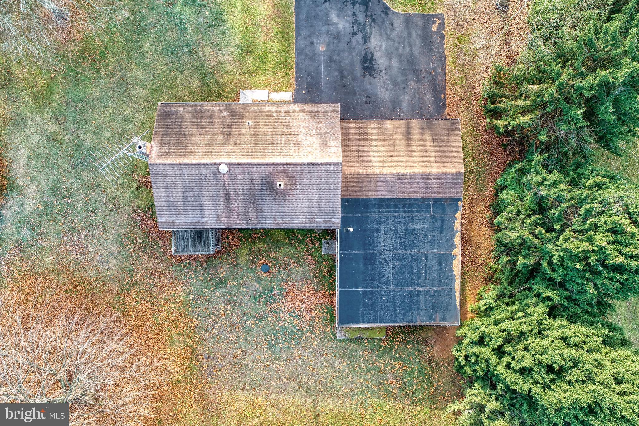5669 Senft Road Spring Grove, PA 17362 - Photo 10 of 45