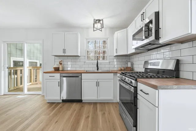 $424,000 | 119 South Hadley Road, Fort Wayne, IN 46804