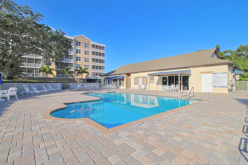 960 Starkey Road, Unit 10403 Largo, FL 33771 - Photo 1 of 1