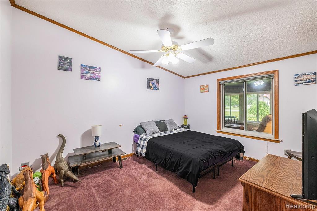 4486 Lapeer Road Burton, MI 48509 - Photo 14 of 31 Gallery Image 14