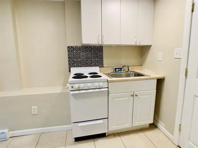 $1,675 | 320 Jefferson Street, Unit GRR, Hoboken, NJ 07030