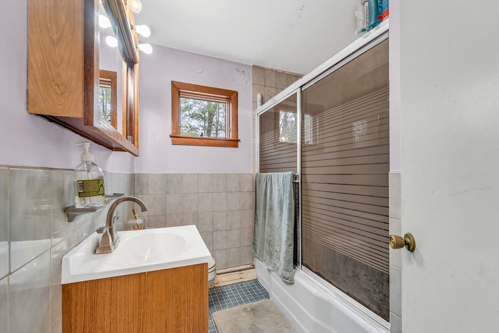 169 Newell Road Holden, MA 01520 - Photo 10 of 34 Gallery Image 10