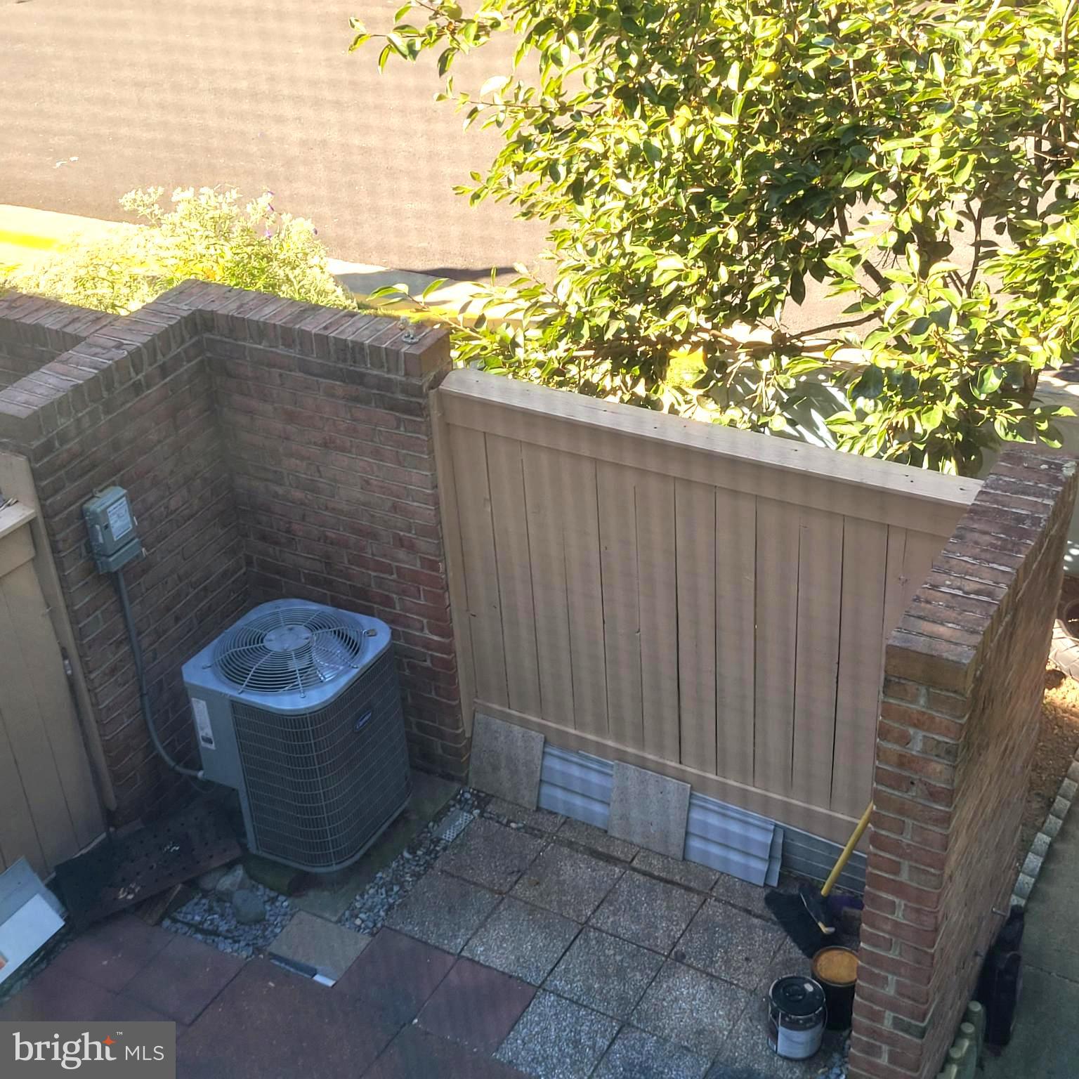 18000 Singing Pine Circle Gaithersburg, MD 20886 - Photo 2 of 30