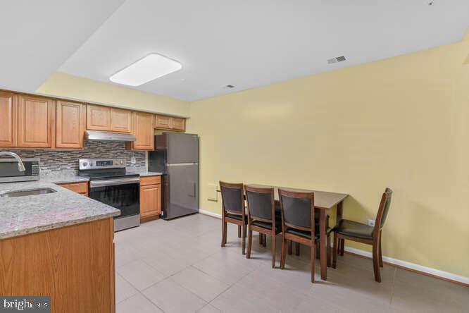 18000 Singing Pine Circle Gaithersburg, MD 20886 - Photo 8 of 30