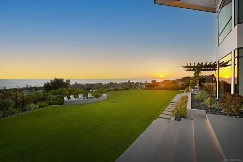 $30,000,000 | 5416 Candlelight Drive, La Jolla, CA 92037