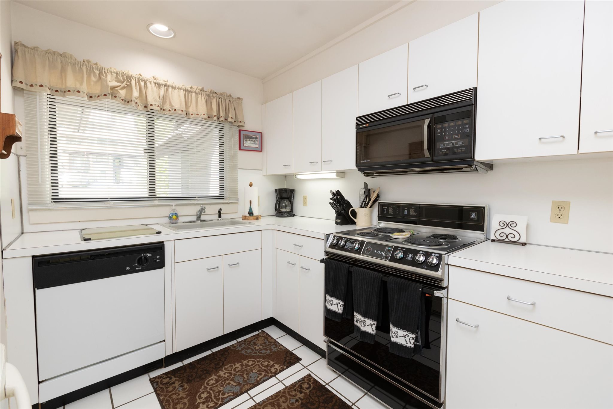 63 B Coolidge Falls Road, Unit B Lincoln, NH 03251 - Photo 17 of 29 Gallery Image 17