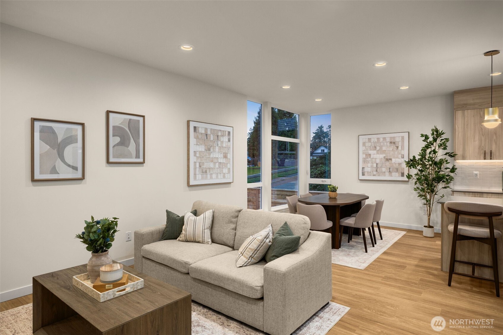 3914 South Juneau Street Seattle, WA 98118 - Photo 7 of 32 a living room with furniture and a potted plant