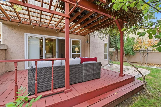 a view of outdoor space