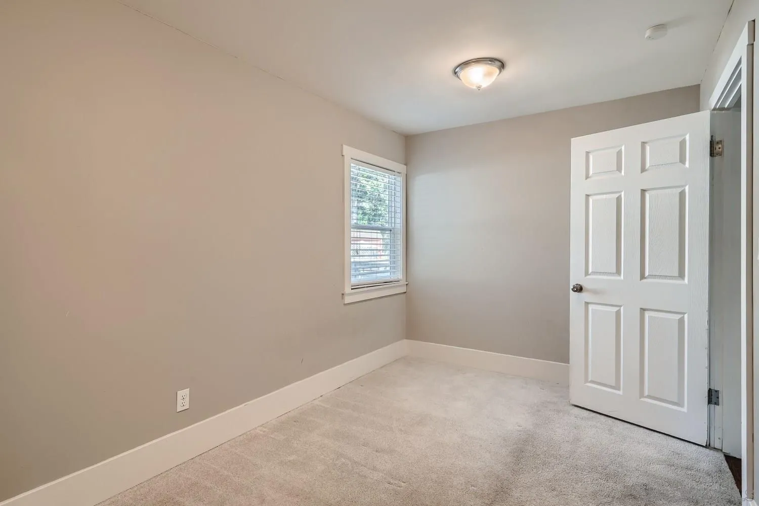 4817 Maple Avenue La Mesa, CA 91942 - Photo 26 of 31 a view of an empty room with a window