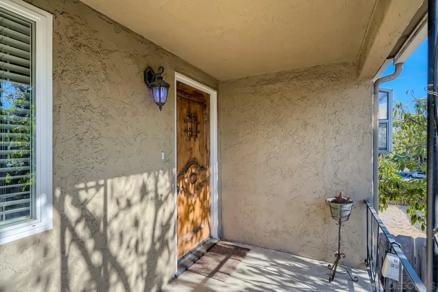 4817 Maple Avenue La Mesa, CA 91942 - Photo 7 of 31 a view of small space