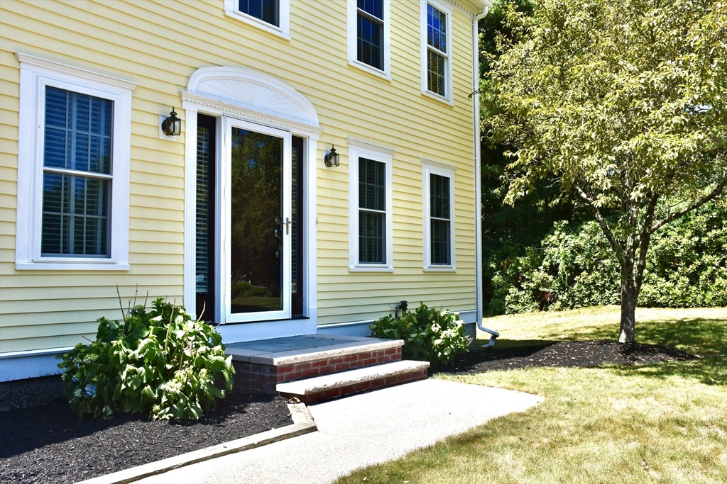 16 Deer Run Road Kingston, MA 02364 - Photo 2 of 27