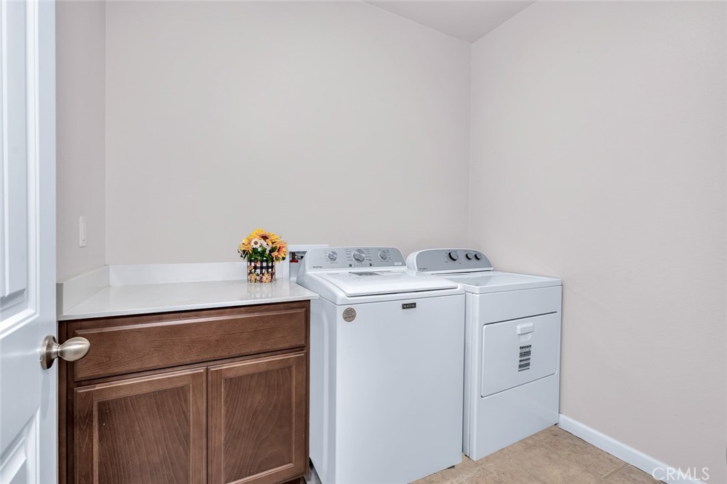 1476 Dynes Street Merced, CA 95348 - Photo 32 of 39 laundry room