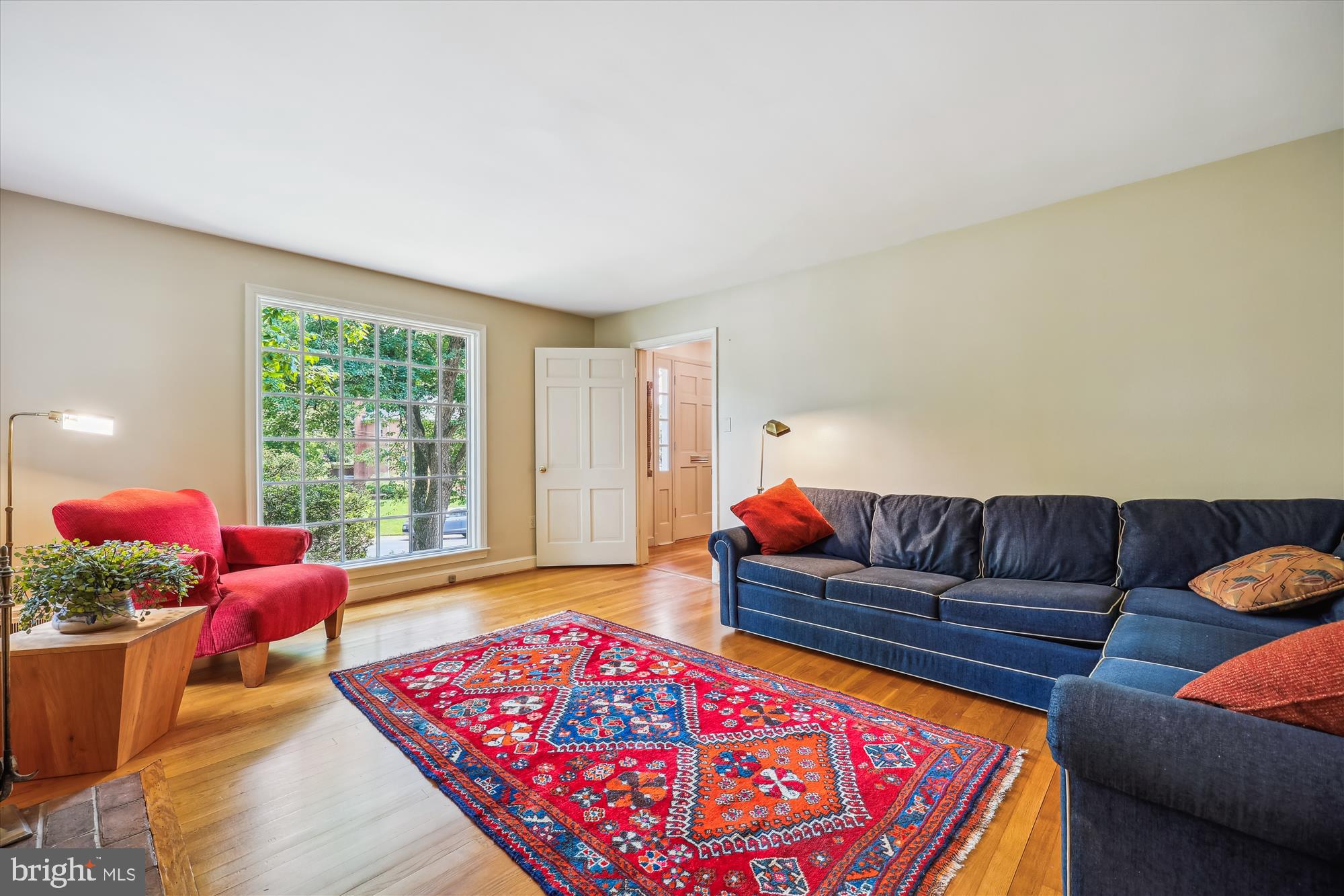 7212 Old Gate Road Rockville, MD 20852 - Photo 6 of 50 a living room with furniture and a couch