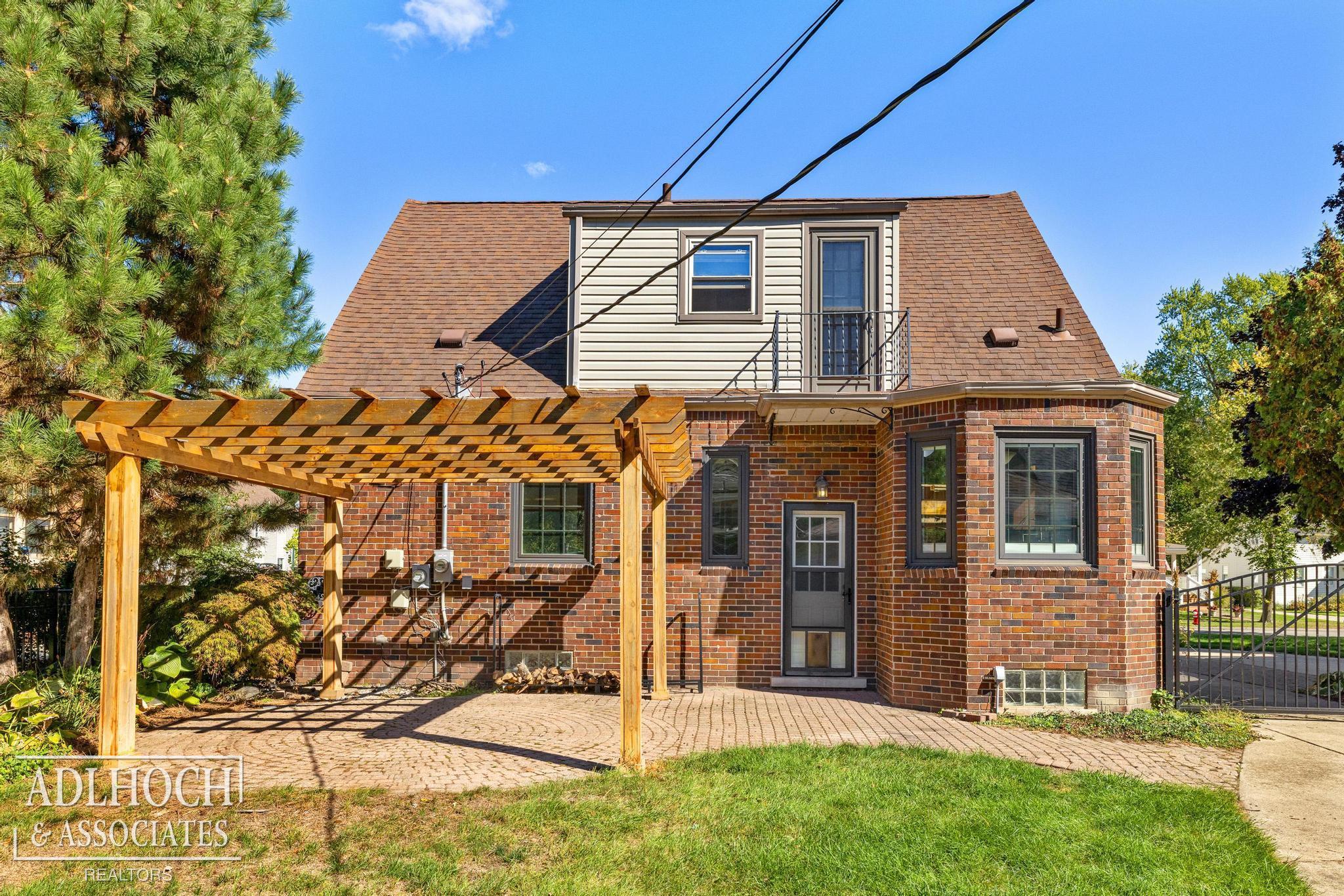 869 Rivard Boulevard Grosse Pointe, MI 48230 - Photo 21 of 25 50190961-a52c0b7c-0b46-4d34-8932-618cc3aca0ec.JPG