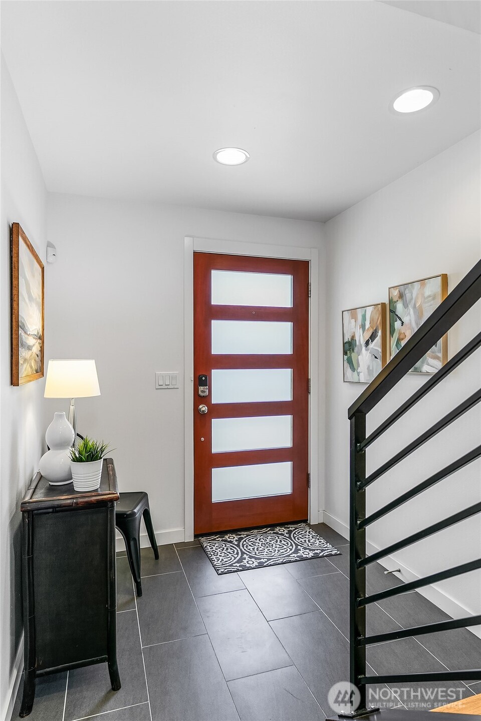 4221 Evanston Avenue North, Unit B Seattle, WA 98103 - Photo 3 of 30