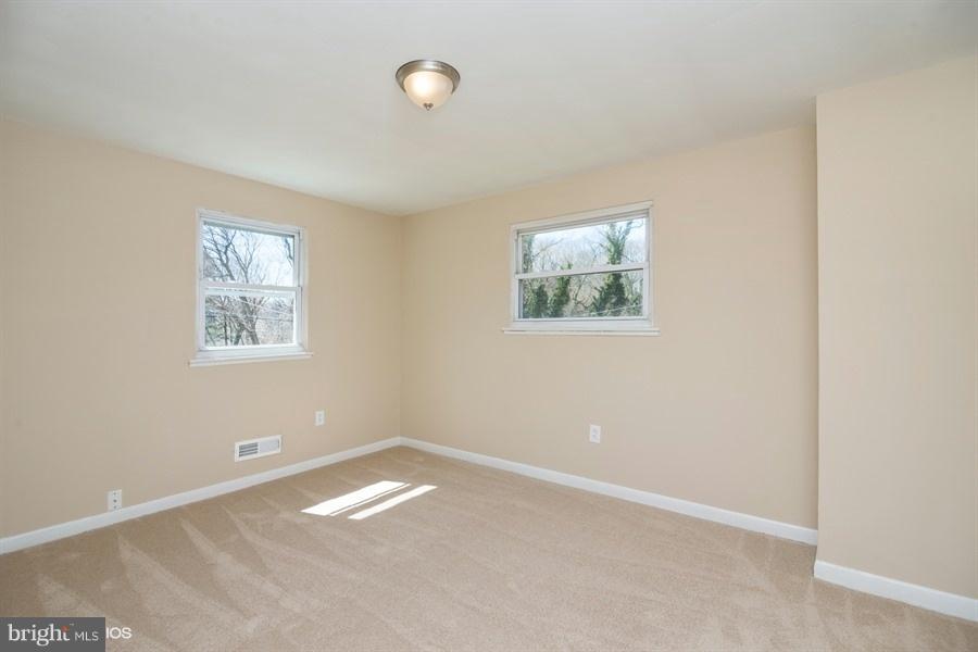 4853 Melbourne Road Baltimore, MD 21229 - Photo 14 of 25 Interior (General)