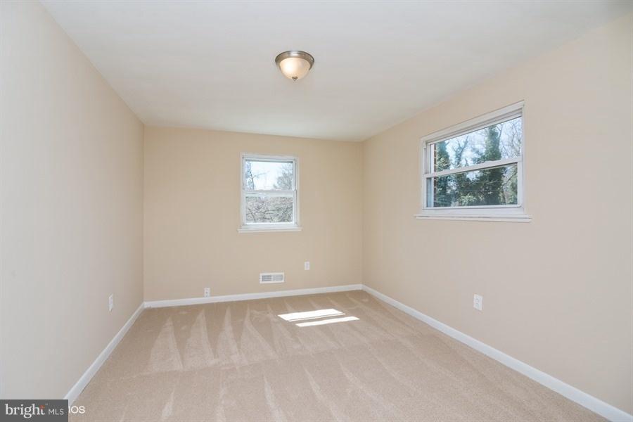 4853 Melbourne Road Baltimore, MD 21229 - Photo 15 of 25 Interior (General)