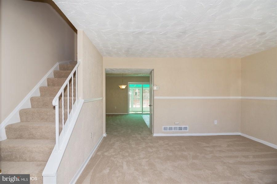 4853 Melbourne Road Baltimore, MD 21229 - Photo 4 of 25 Interior (General)