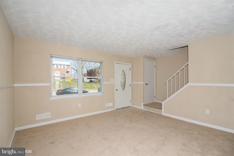 4853 Melbourne Road Baltimore, MD 21229 - Photo 6 of 25 Interior (General)
