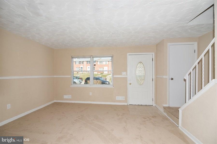 4853 Melbourne Road Baltimore, MD 21229 - Photo 7 of 25 Interior (General)