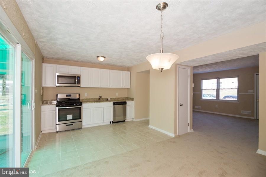 4853 Melbourne Road Baltimore, MD 21229 - Photo 9 of 25 Interior (General)