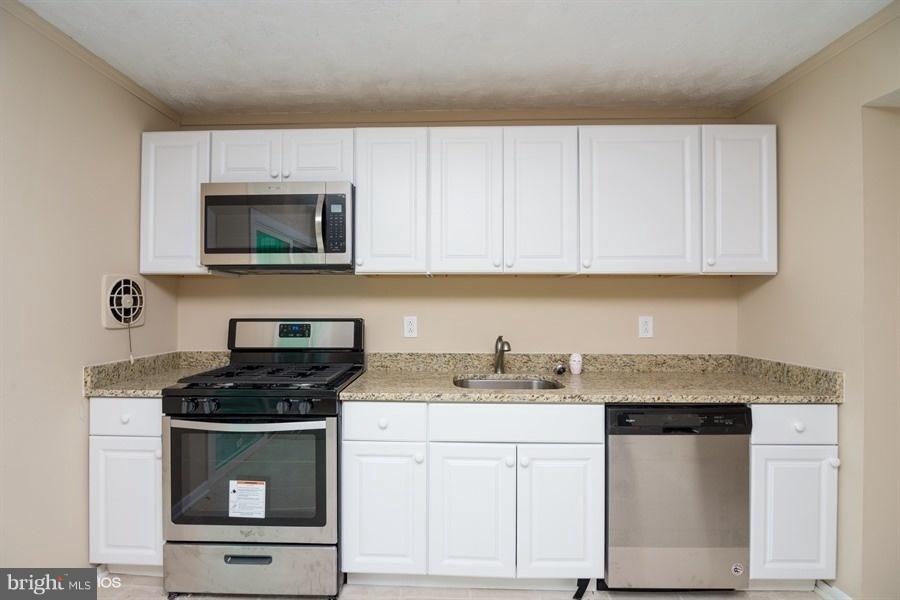 4853 Melbourne Road Baltimore, MD 21229 - Photo 10 of 25 Interior (General)