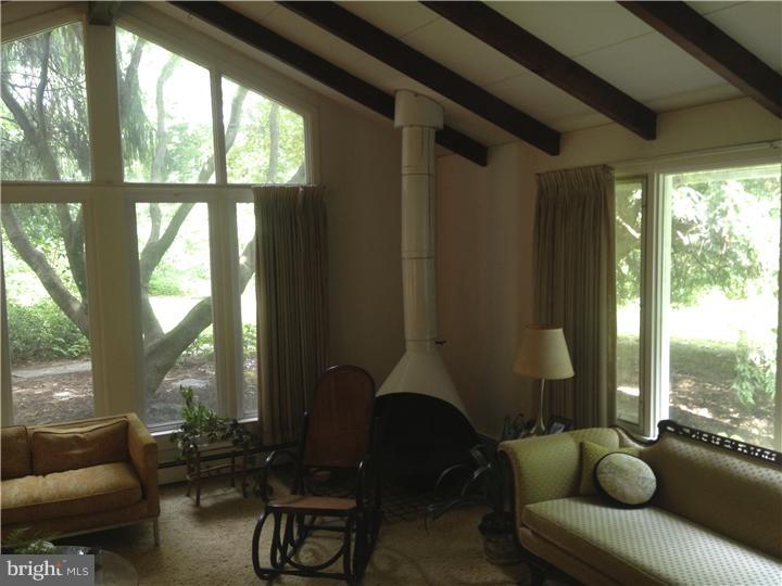 839 Fox Chase Road Rydal, PA 19046 - Photo 10 of 24 Living Room