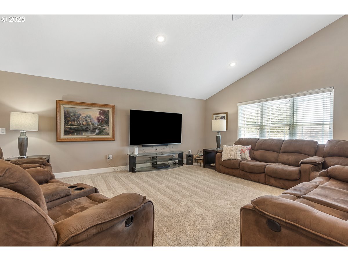 3585 Northwest Cornelius Schefflin Road Cornelius, OR 97113 - Photo 9 of 47 Living Room