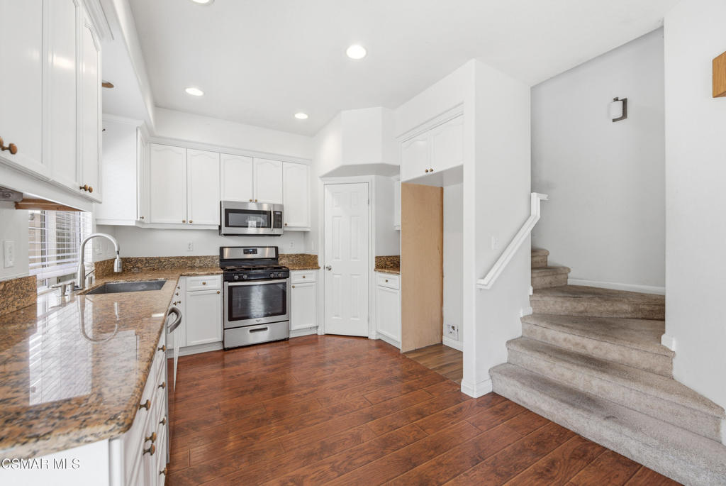 1809 Maybrook Way Simi Valley, CA 93065 - Photo 12 of 40