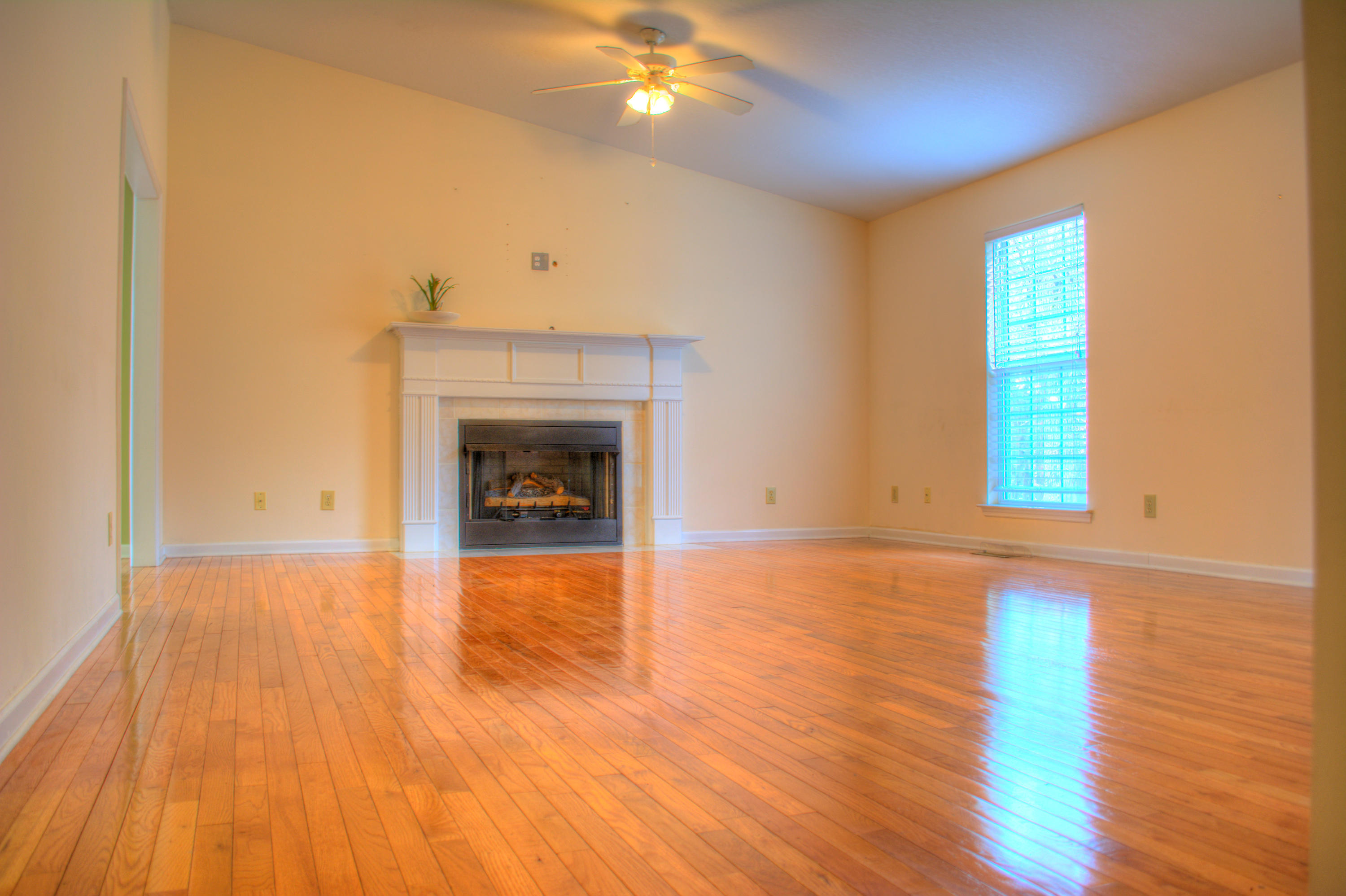 9111 Fuller Road Chattanooga, TN 37421 - Photo 10 of 32 Living room