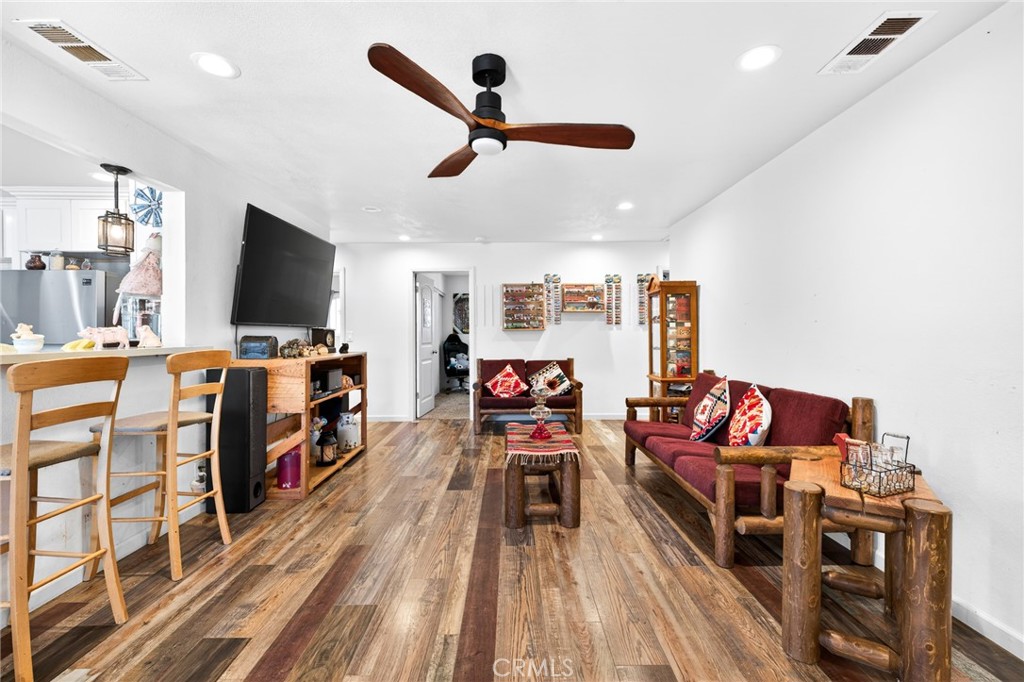 21470 Old Elsinore Road Perris, CA 92570 - Photo 14 of 124 Living Room