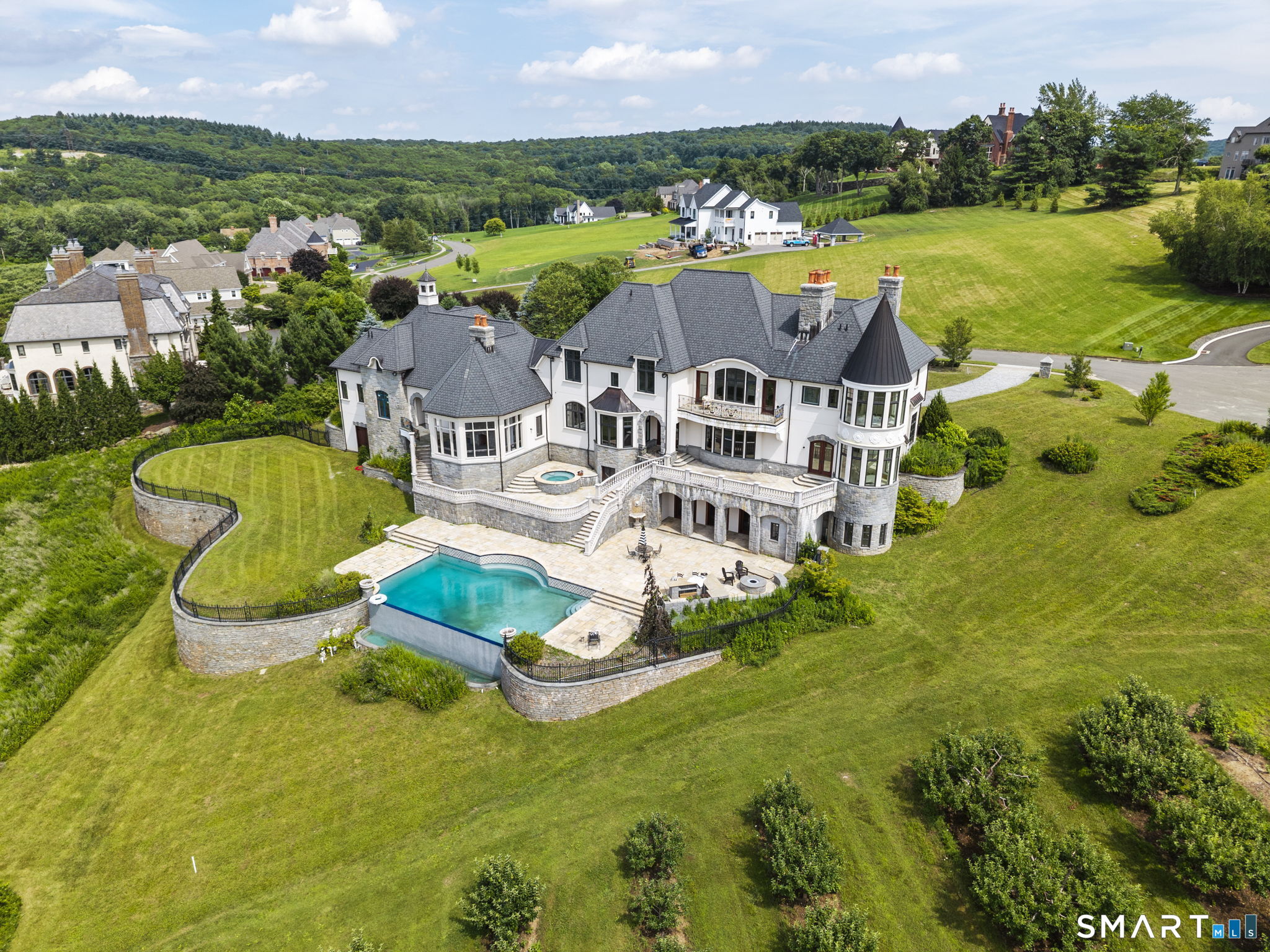 105 Crystal Ridge Glastonbury, CT 06073 - Photo 4 of 40