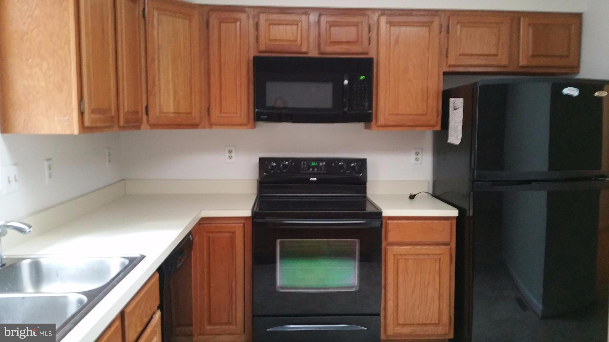 108 Indian Hills Road Locust Grove, VA 22508 - Photo 12 of 19 Black appliances