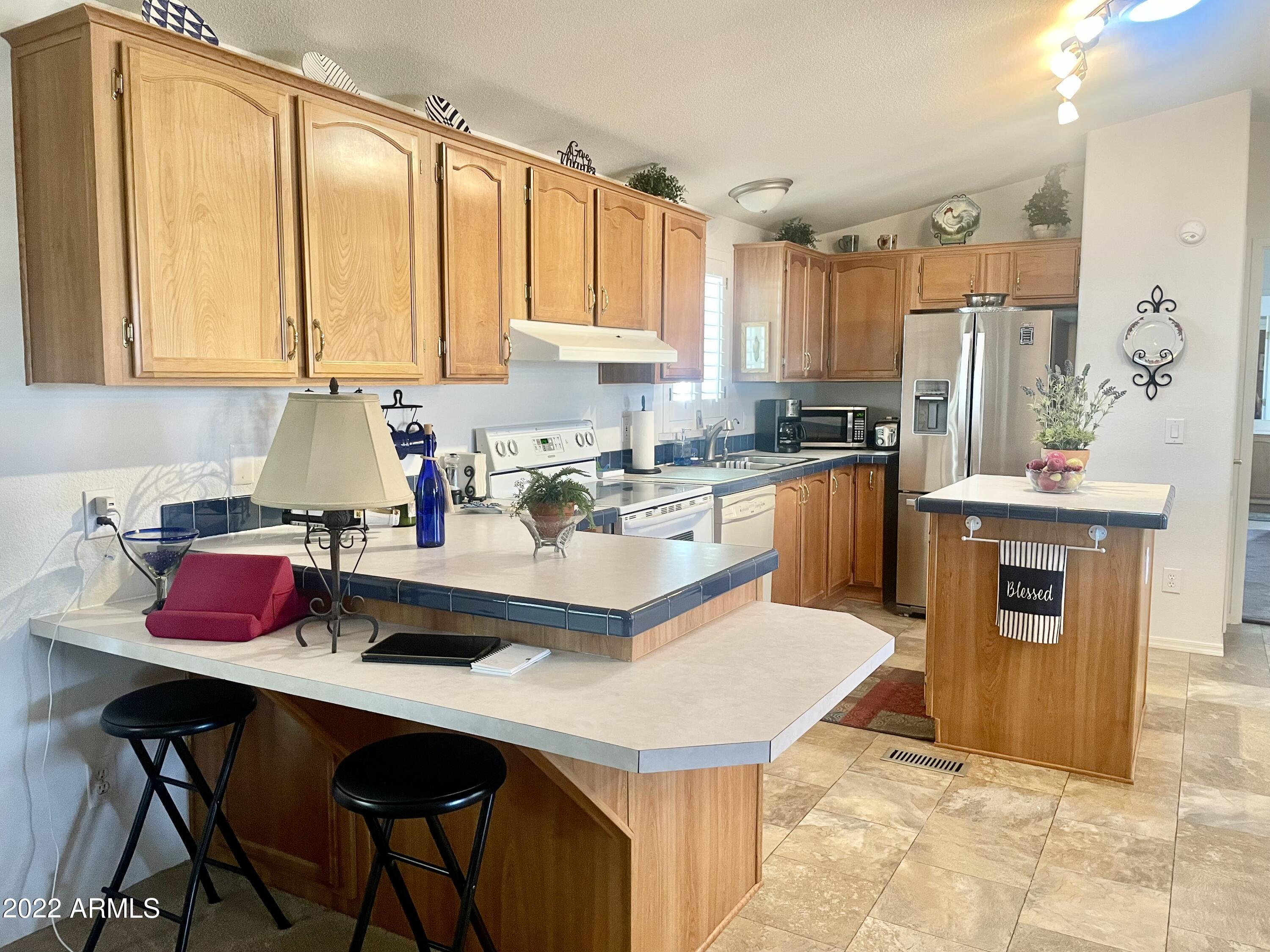 652 South Ellsworth Road, Unit 22 Mesa, AZ 85208 - Photo 7 of 34 LOT22KITCHENSIDE