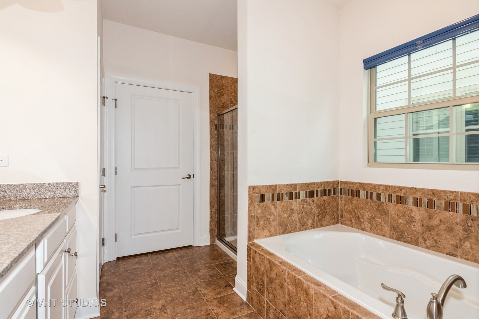 3815 Ridge Pointe Drive Geneva, IL 60134 - Photo 14 of 26 Gallery Image 14