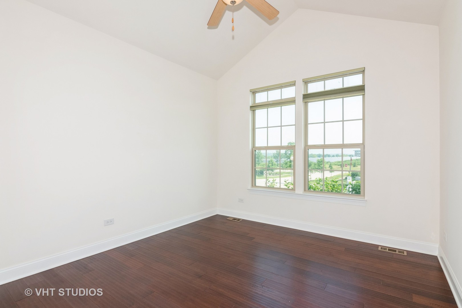3815 Ridge Pointe Drive Geneva, IL 60134 - Photo 3 of 26 Gallery Image 3